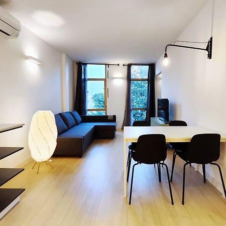 Moderno Apartamento En Terrassa Centro Luaran gambar